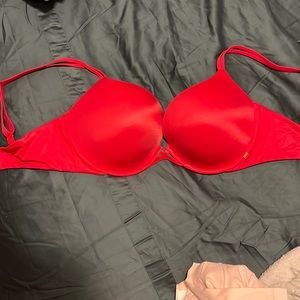 Victoria’s Secret - Very Sexy push up 34DDD